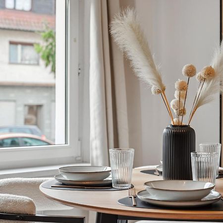 Malu Rooms - Ruhige Lage, Erdgeschoss, Smarttv, Netflix, 24H Checkin, Ludwigsburg Exterior foto
