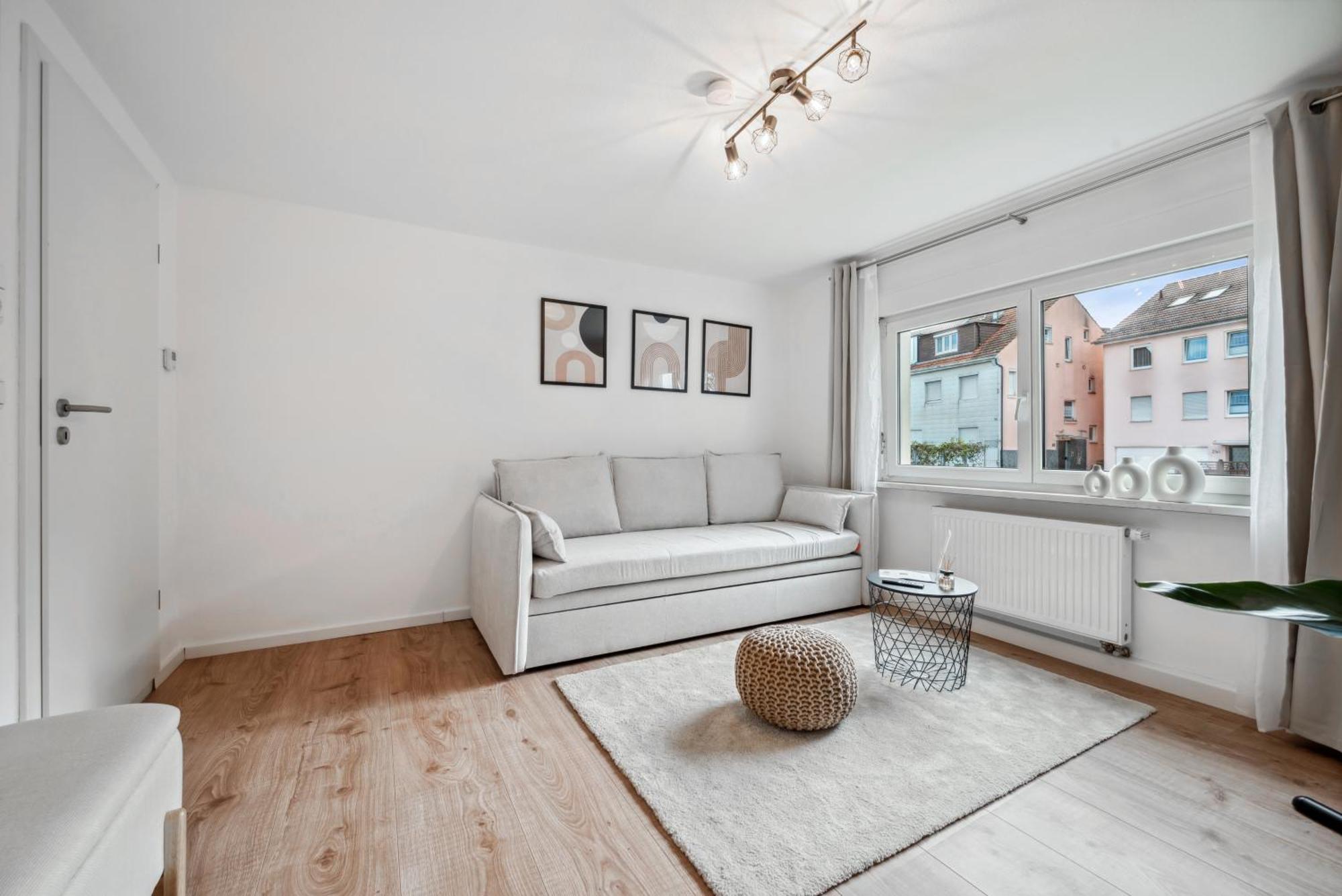 Malu Rooms - Ruhige Lage, Erdgeschoss, Smarttv, Netflix, 24H Checkin, Ludwigsburg Exterior foto