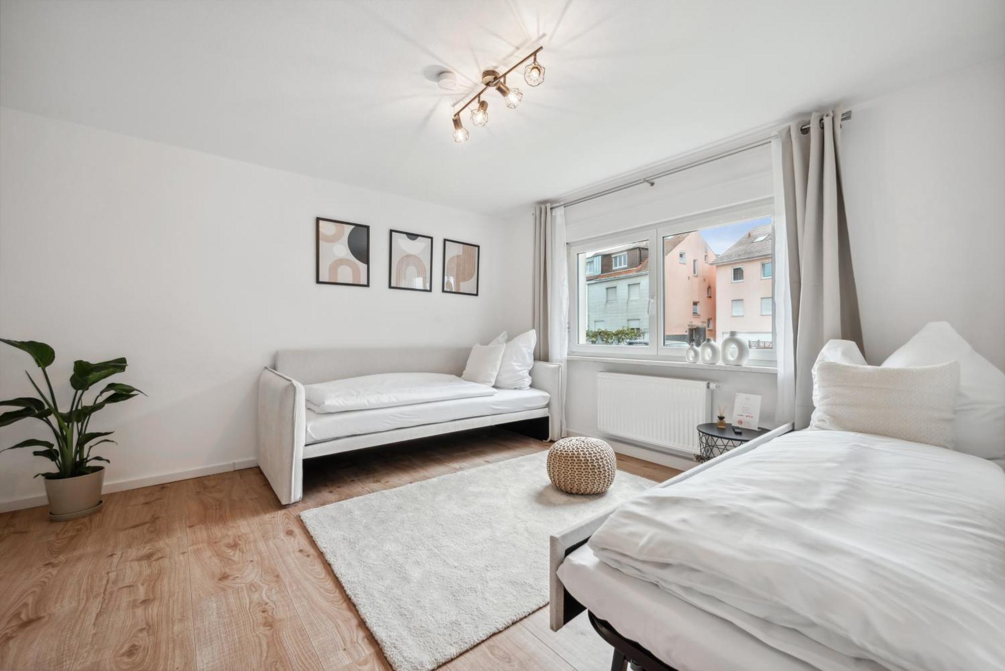 Malu Rooms - Ruhige Lage, Erdgeschoss, Smarttv, Netflix, 24H Checkin, Ludwigsburg Exterior foto