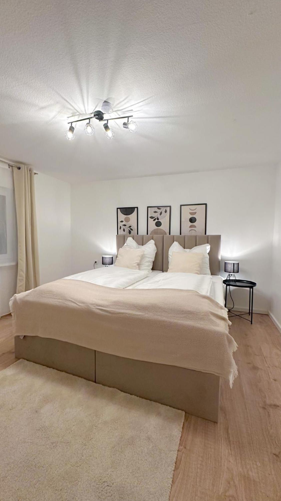 Malu Rooms - Ruhige Lage, Erdgeschoss, Smarttv, Netflix, 24H Checkin, Ludwigsburg Exterior foto